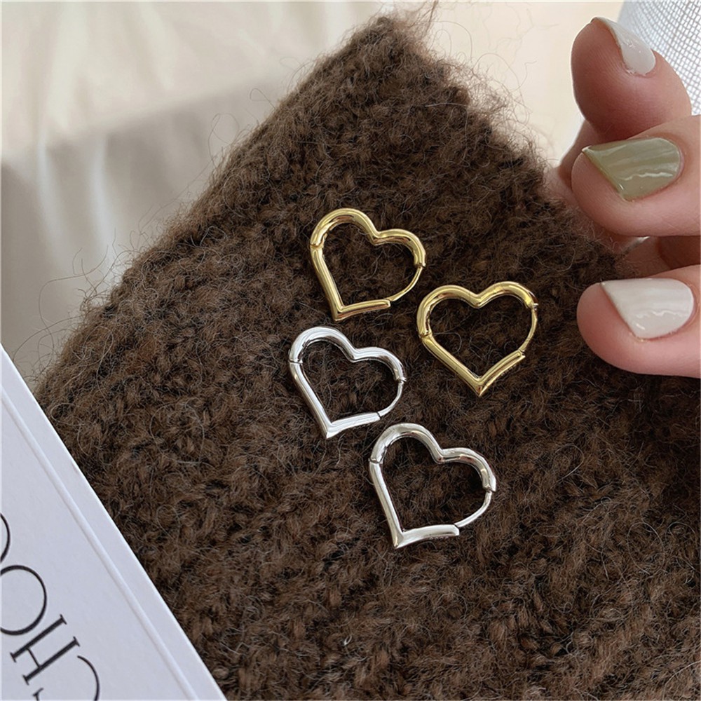 Khuyên tai bằng kim loại hình trái tim thiết kế thời trang cho nữ