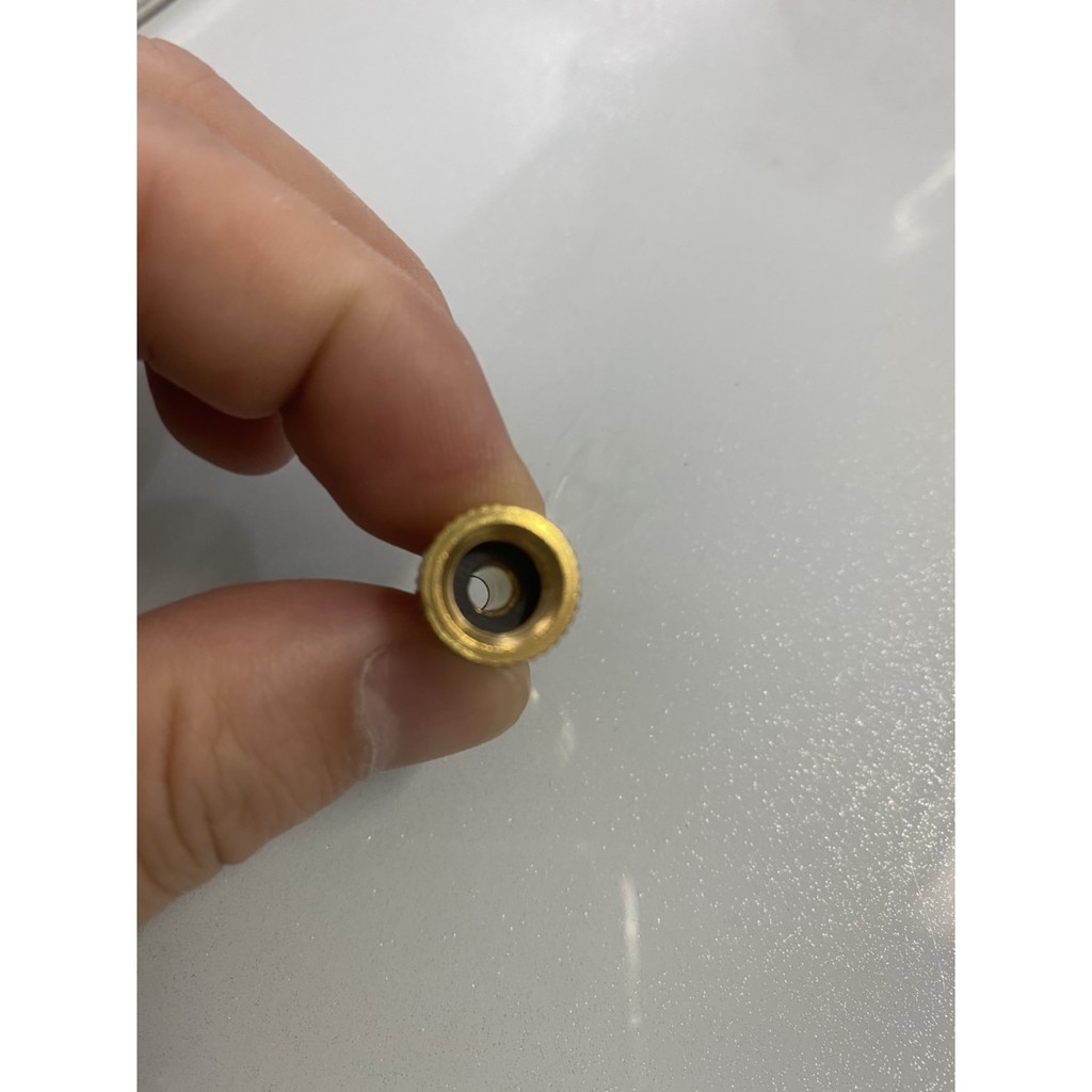 Đầu kết nối van của bơm cao áp , kết nối đầu lọc ẩm với van xe máy, ô tô, đầu chuyển đầu bơm cao áp để bơm xe.