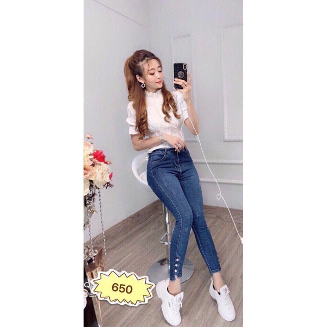 quần jean lệch gấu đính khuy chân | BigBuy360 - bigbuy360.vn