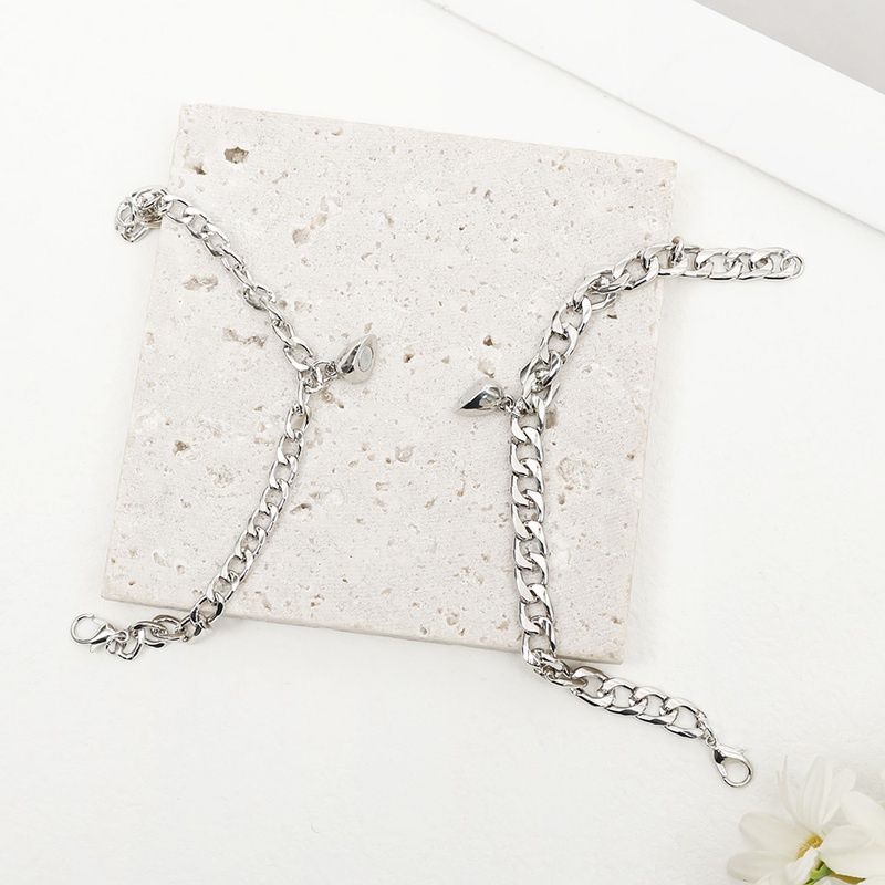 Set 2 vòng tay hợp kim mặt hình trái tim cho cặp đôi