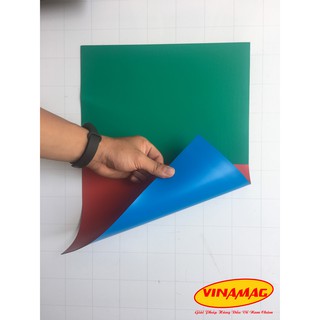 Nam châm dẻo 2 mặt hít, phủ 2 màu khác nhau, kích thước tấm A4 dày 0.75mm, lực từ mạnh