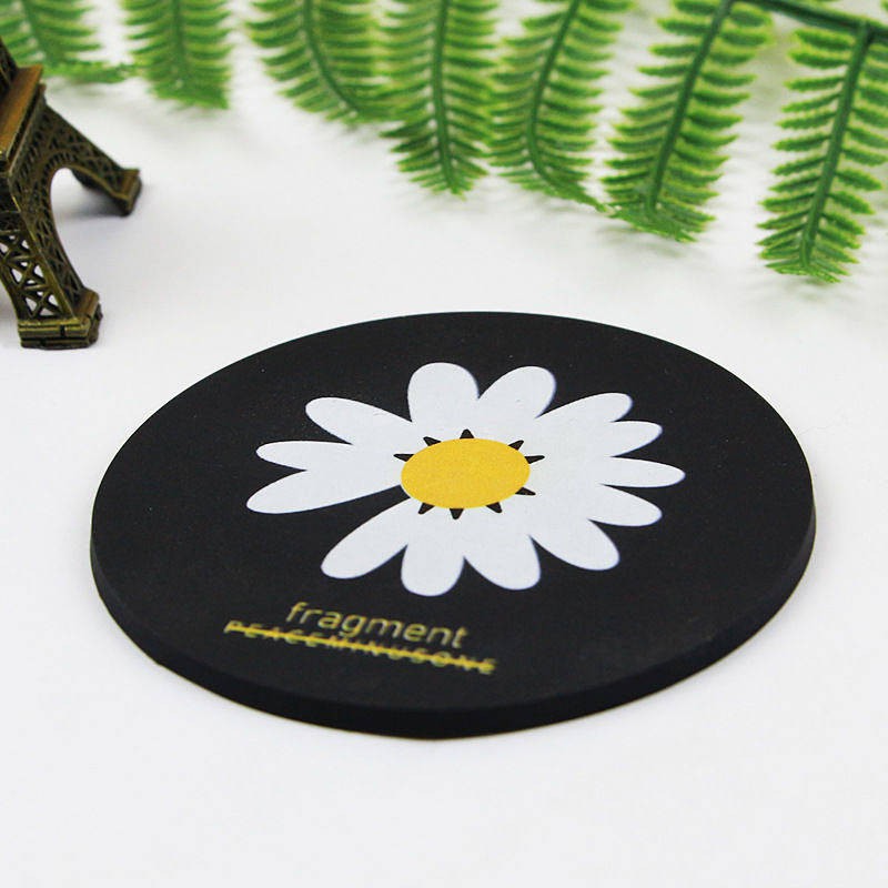  Ins Style Gd Same Style Little Daisy Coaster Fashion Creative Insulation Silicone Car Anti-Scald Gate Slot Mat Water Cup Storage Car fashion brand products Auto department store