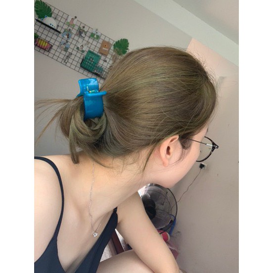 Thuốc nhuộm tóc màu xanh rêu kèm oxy và gang tay- Lên từ nền nâu