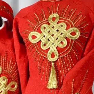Tấm ren ngọc bội kết áo dài