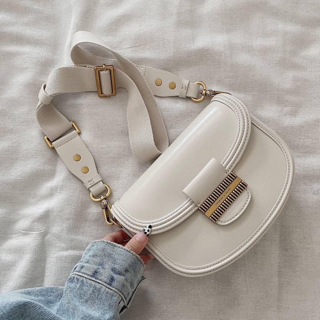 Túi xách Charles & Keith ba màu