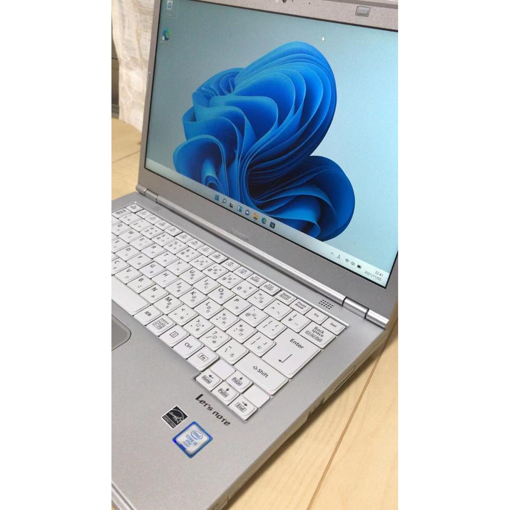 Máy tính xách tay Panasonic Let's note CF-LX5 Core i5-6300U 2.4Ghz/ Ram 8GB/ SSD256GB/ 14inch