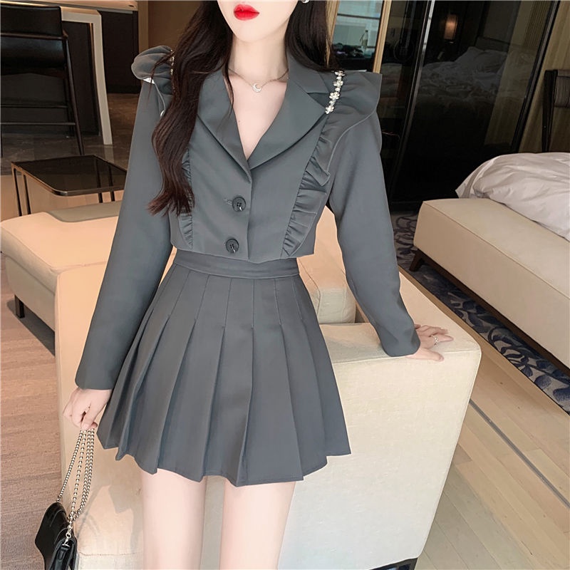 Bộ áo khoác + chân váy xếp ly thời trang mùa thu 2021 cho nữ