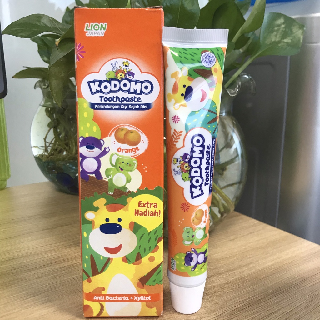 Kem Đánh Răng cho bé KODOMO Toothpaste (hương cam/dâu) - kem đánh răng trẻ em 45g