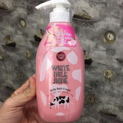 Dưỡng thể trắng da sữa bò Cathy Doll White Milk Shine Body Lotion 450ml