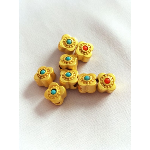 Charm Nepal hình bông hoa 4 cánh đẹp may mắn tài lộc mic vòng, hạt trầm