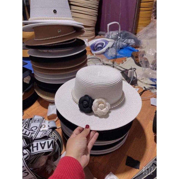 Mũ cói đi biển vành nhỏ đai ngọc 2 hoa trà siêu đẹp