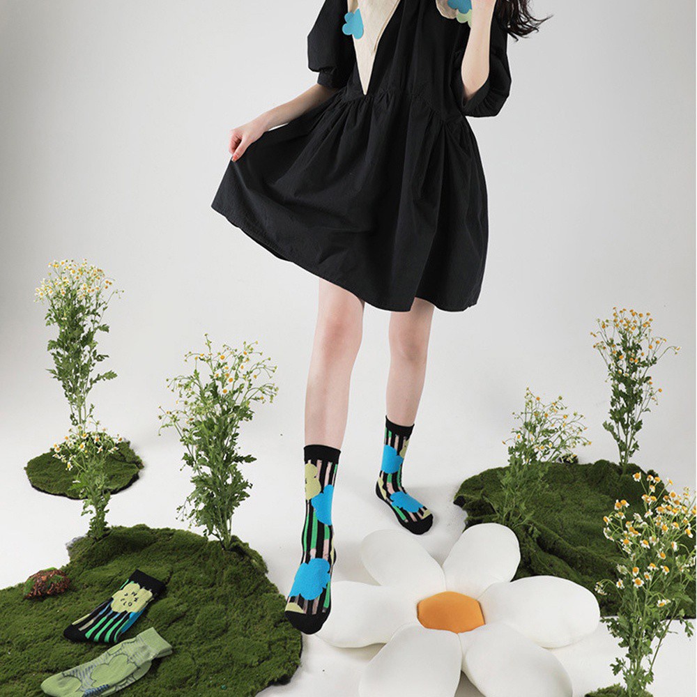 Đôi Vớ Trong Suốt Họa Tiết Hoa Thời Trang Hàn Quốc Sành Điệu Cho Nữ