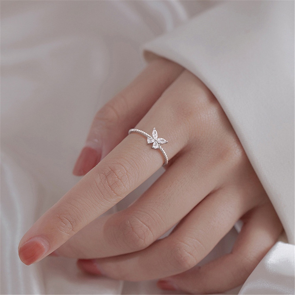 Nhẫn Hở Đính Kim Cương Hình Bướm Có Thể Điều Chỉnh