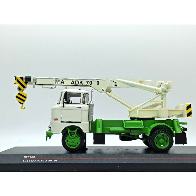 Mô hình xe IFA W50L ADK70