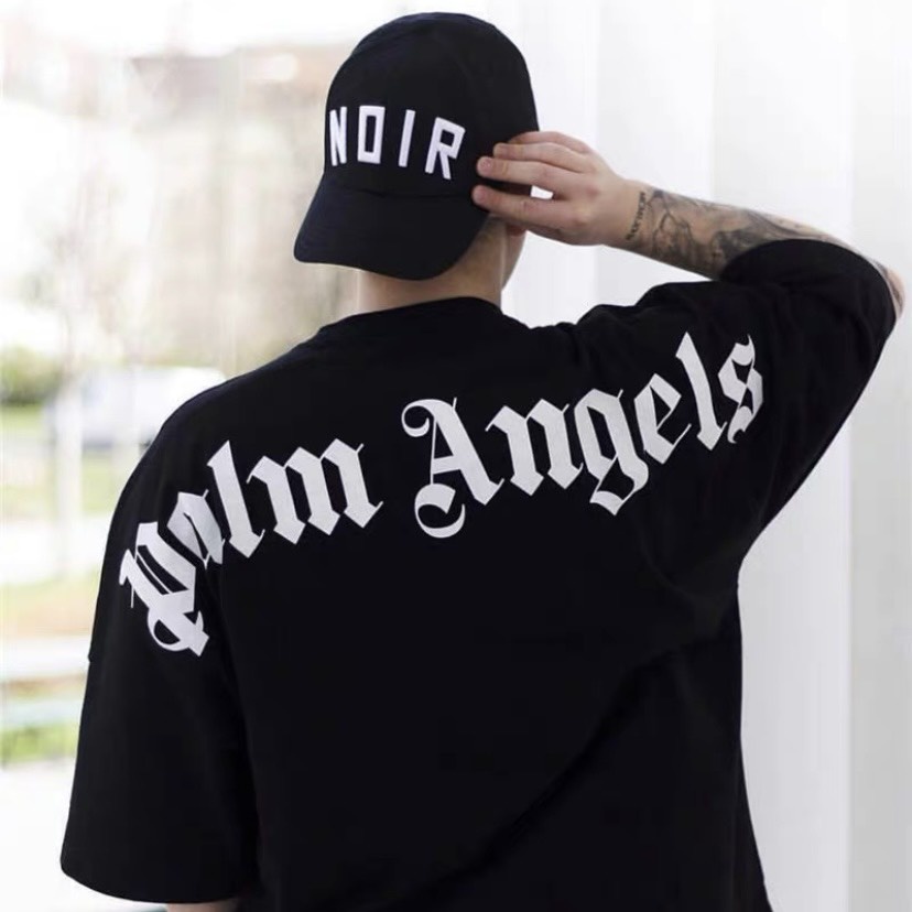 Áo phông nam đang  giảm giá