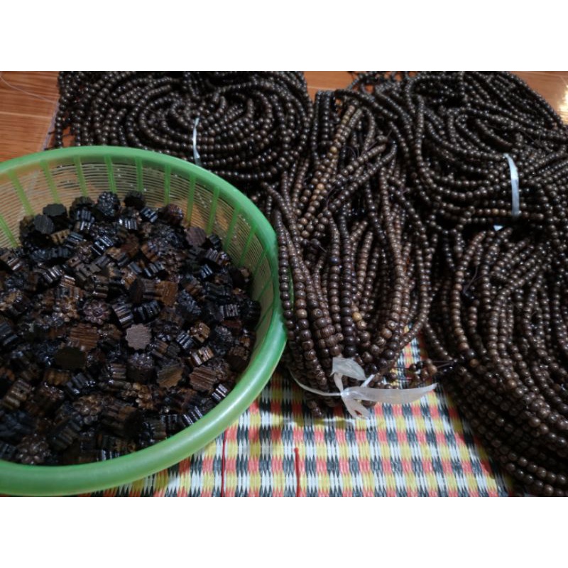 Vòng gỗ dả trầm hương