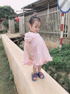 Váy công chúa tự thiết kế kẻ hồng