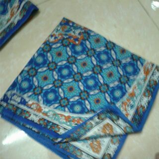 Khăn vuông thổ Cẩm