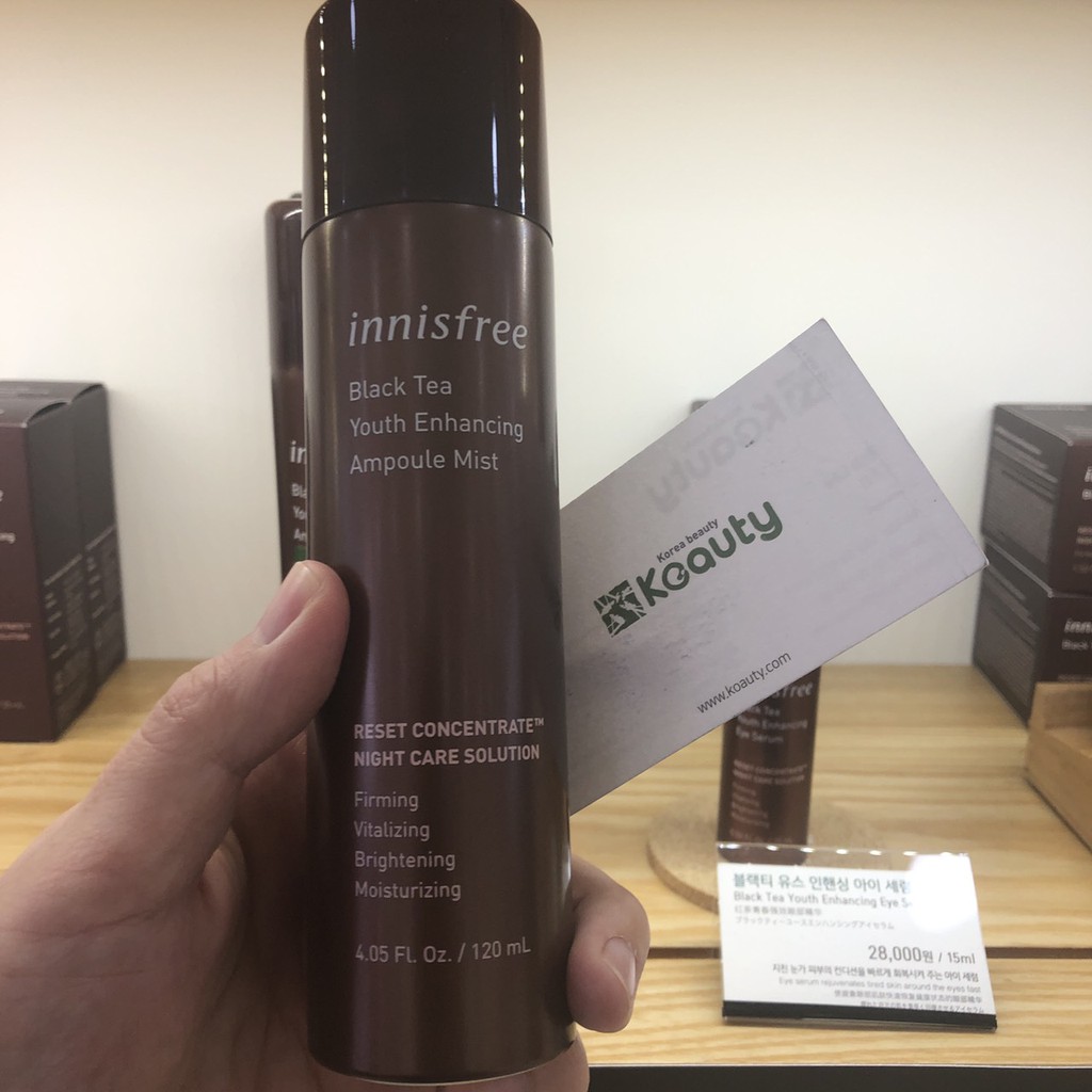 Xịt khoáng chống lão hóa từ trà đen Innisfree Black Tea Youth Enhancing Ampoule Mist