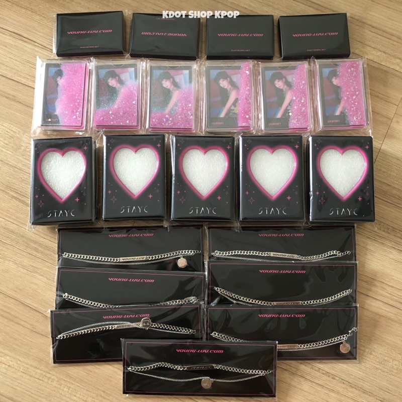 Vật phẩm STAYC YOUNG-LUV.COM MD kèm ảnh sưu tầm
