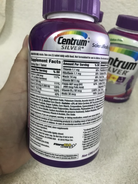 Viên uống Vitamin tổng hợp Centrum cho phụ nữ trên 50 tuổi.