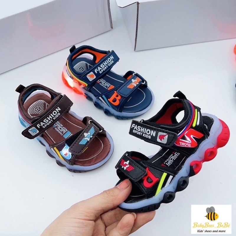 Sandal siêu nhân có đèn led cho bé trai, dép quai hậu phong cách người nhện 3 màu xanh than, đen, nâu, từ sz 21 - 26
