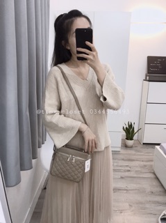Áo len cổ tim tay xoè