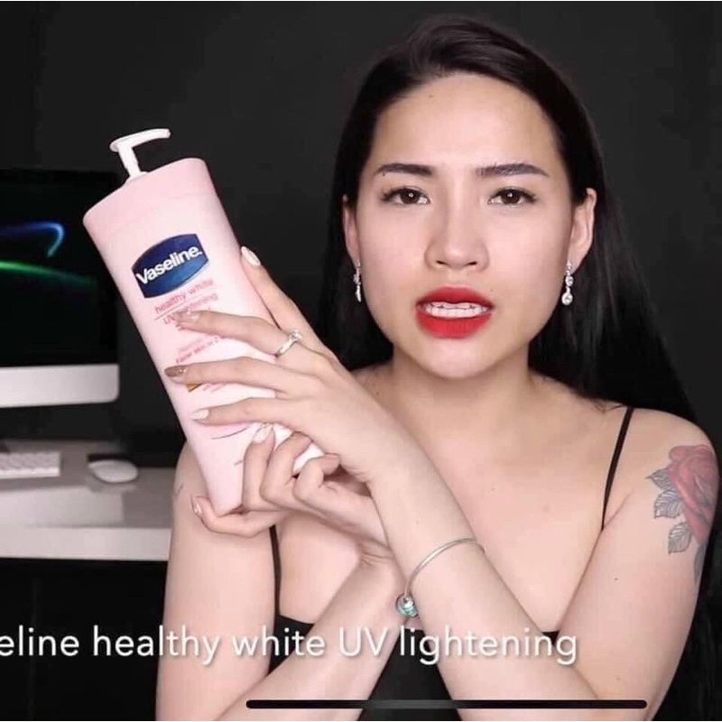 Sữa dưỡng thể trắng da Vaseline Body Lotion 725ml bản Mỹ