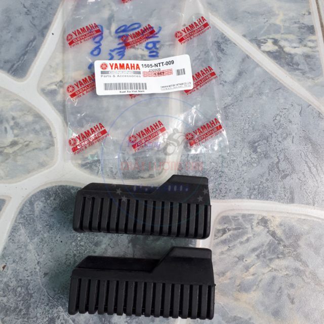 Cao su gác chân trước sirius