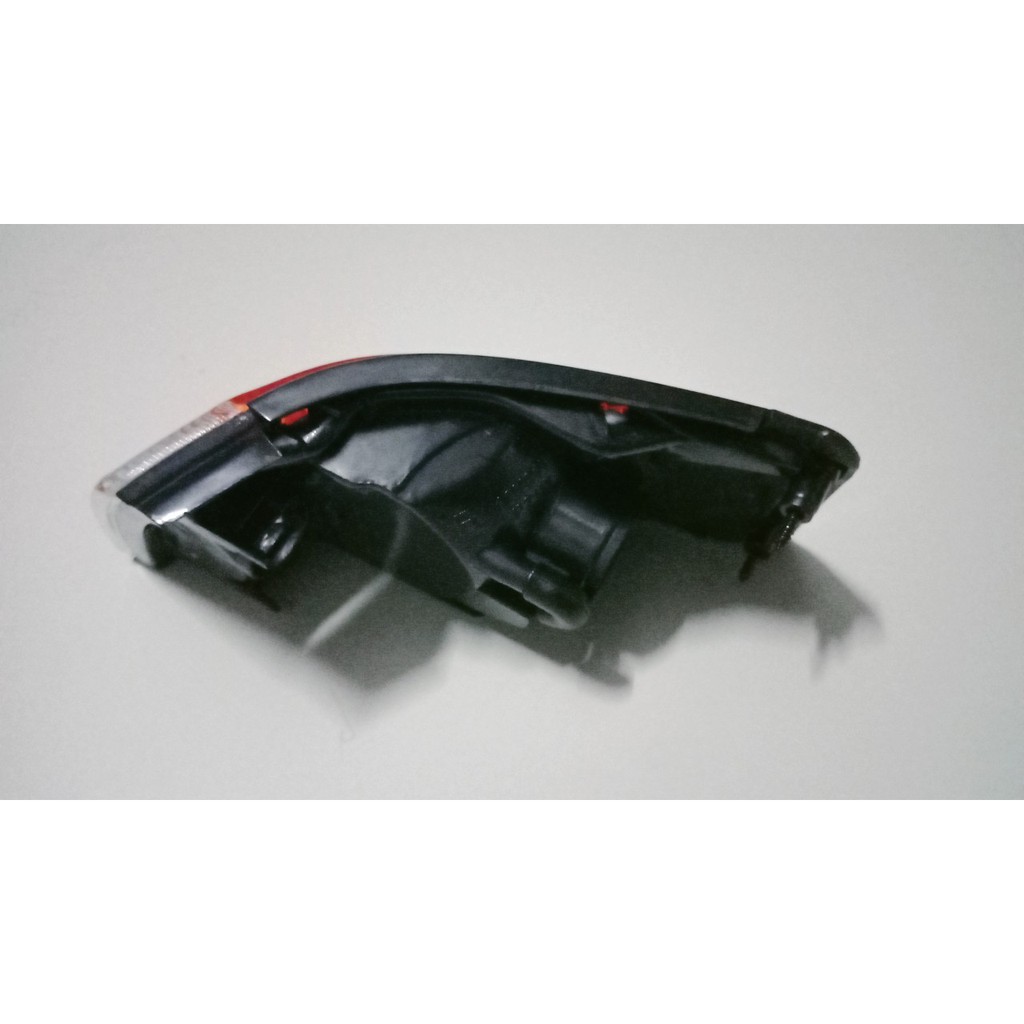 Đèn xi nhan Mazda 323 đời 95-97