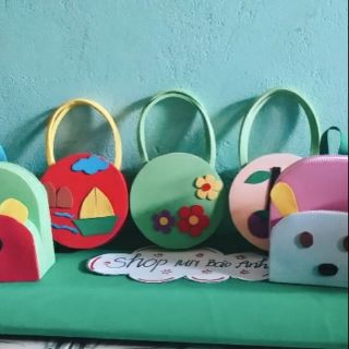 Com bo túi, ba lô đồ dùng mầm non
