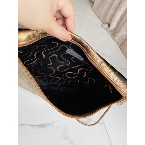 Lc179 Túi si đeo chéo da thật phủ nhũ hiệu Carlos Falchi