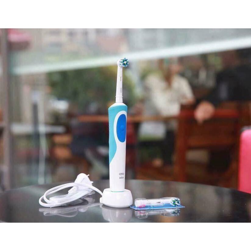 Bàn chải đánh răng tự động Oral- B Vitality Braun