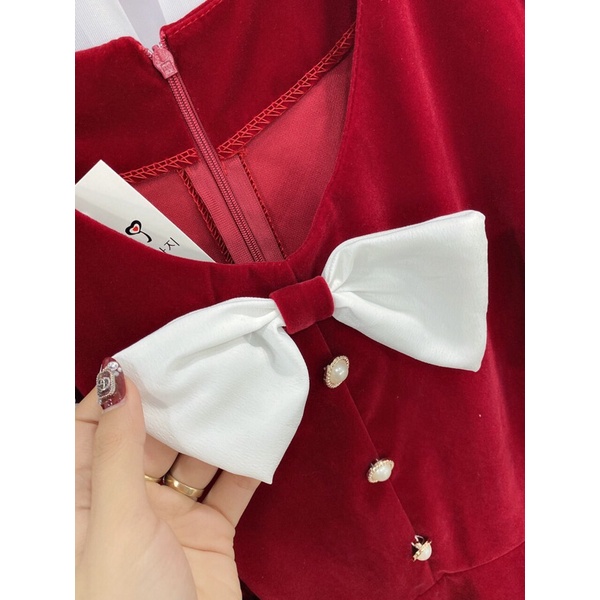 Váy nhung đính nơ