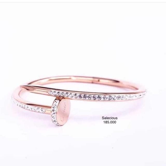 Vòng tay cartier mạ vàng 18K sang trọng