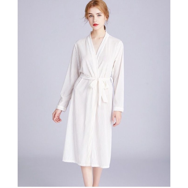 Áo nhung choàng gấm cao cấp xuất Hàn | BigBuy360 - bigbuy360.vn