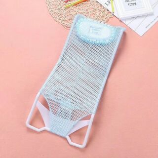 Giường lưới kê chậu tắm cho bé