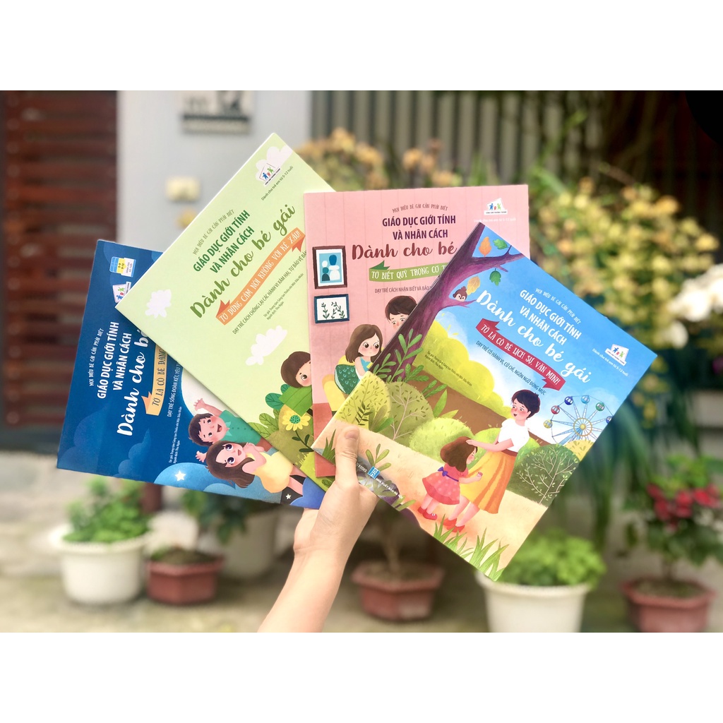 SÁCH - Giáo dục giới tính và nhân cách dành cho bé gái - Tớ là cô bé lịch sự, văn minh