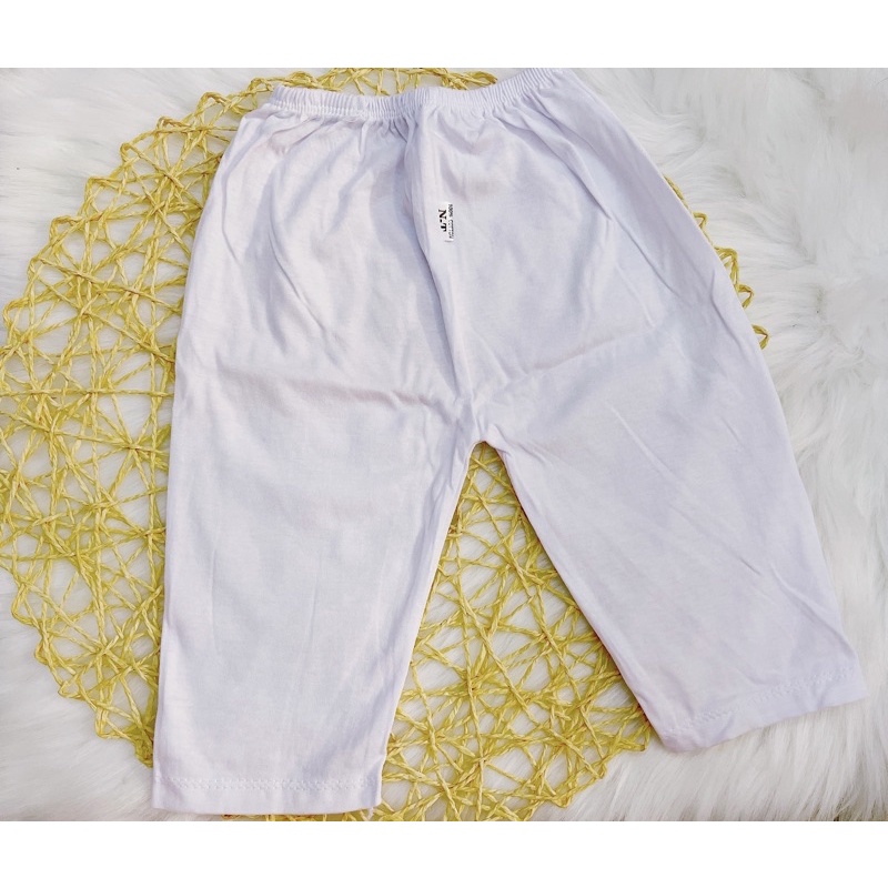 Quần chục dài sơ sinh cho bé trai và bé gái màu trắng chất liệu 100% cotton thoáng mát