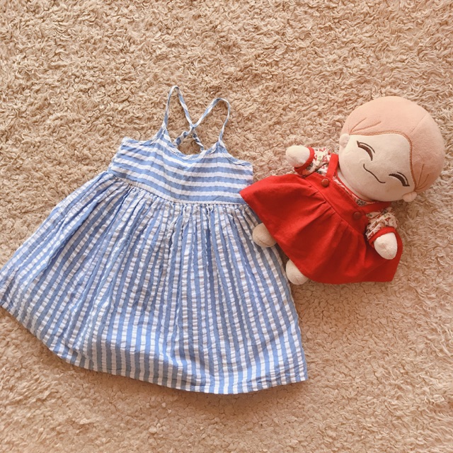 Váy Oldnavy size 12-18 months.