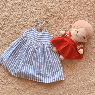Váy Oldnavy size 12-18 months.