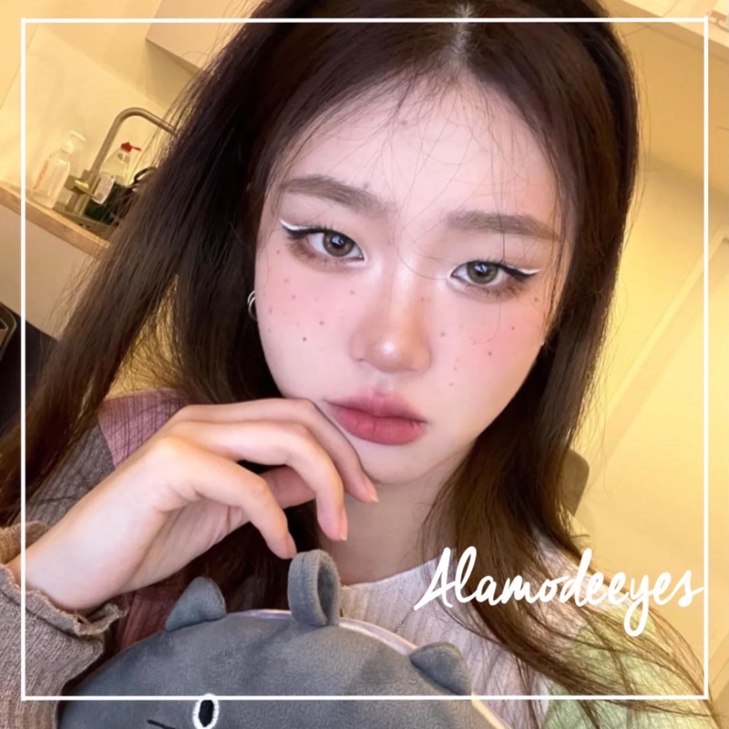 Lens nâu gỗ tây áp