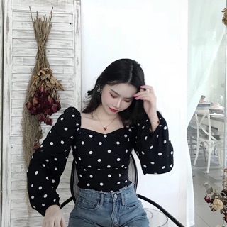 Áo chấm bi tay bồng