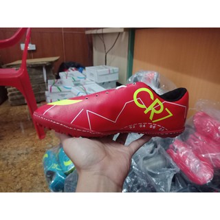 giày đá bóng CR7