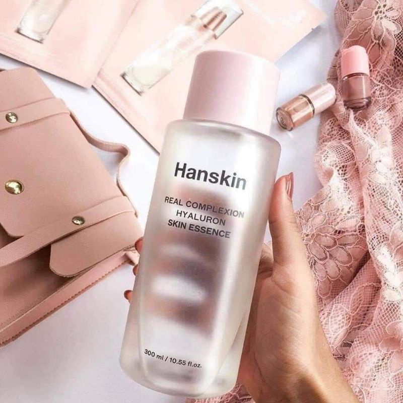 Nước thần Hanskin Real Complexion Hyaluron Skin Essence 300ml