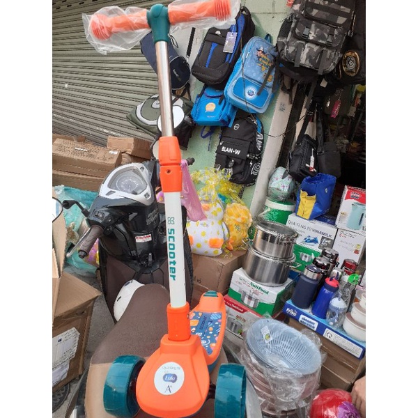 Xe scooter cho bé có đèn Quà tặng từ ANFA