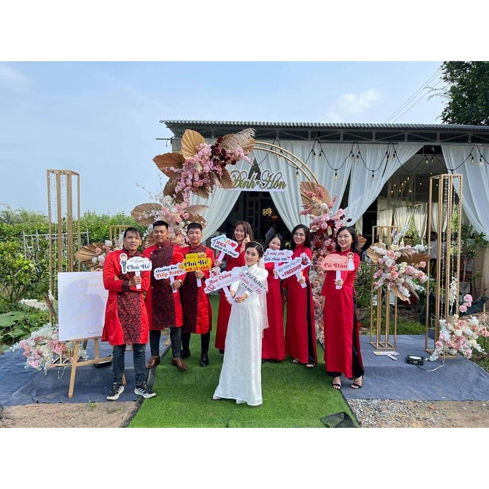 Hastag cầm tay, chụp hình đám cưới, sinh nhật, sự kiện