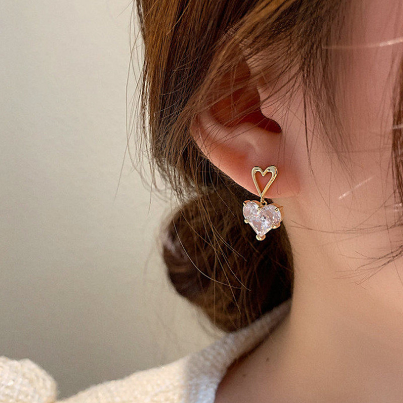 Đôi khuyên tai đính đá hình trái tim sang trọng cho nữ