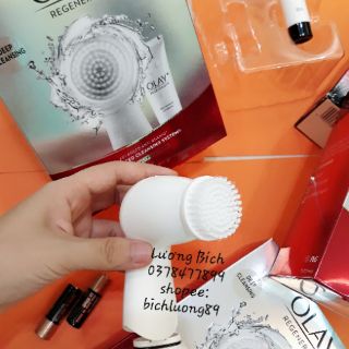Máy massage rửa mặt Olay