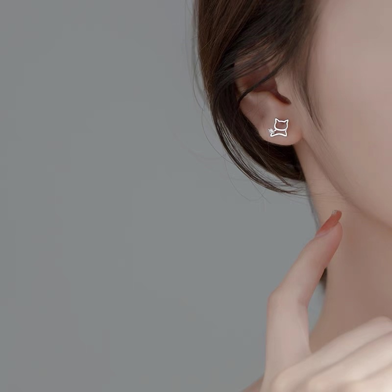 Bông tai mini mèo xinh xắn